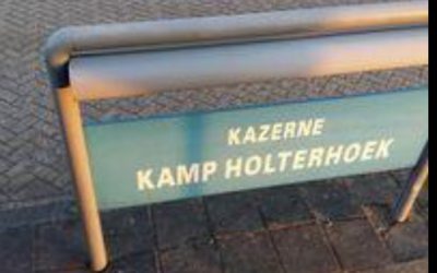 Bezoek kazerne Kamp Holterhoek
